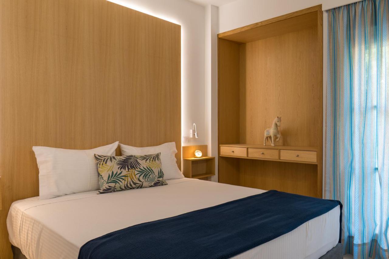Chroma Lodge Rafina Ngoại thất bức ảnh