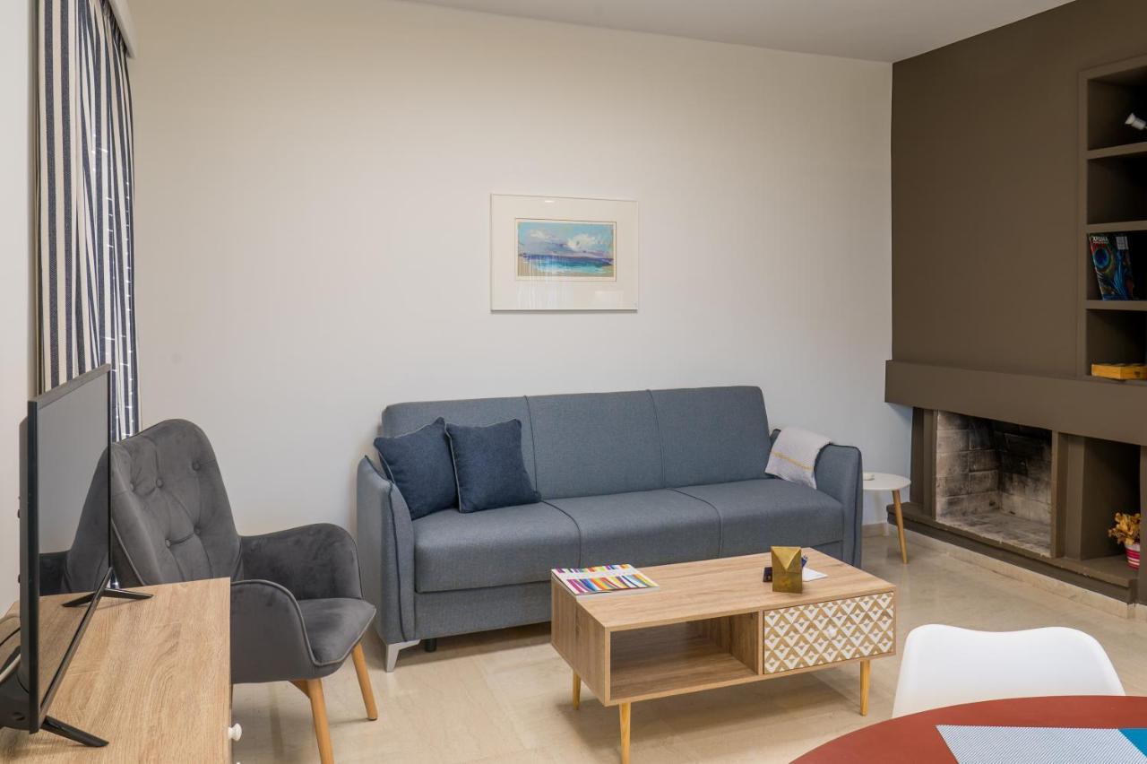 Chroma Lodge Rafina Ngoại thất bức ảnh