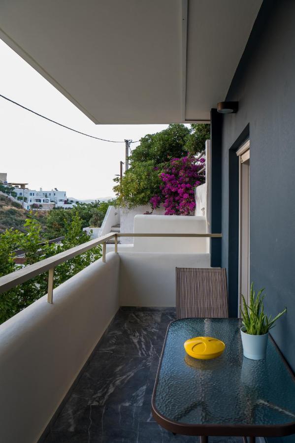 Chroma Lodge Rafina Ngoại thất bức ảnh