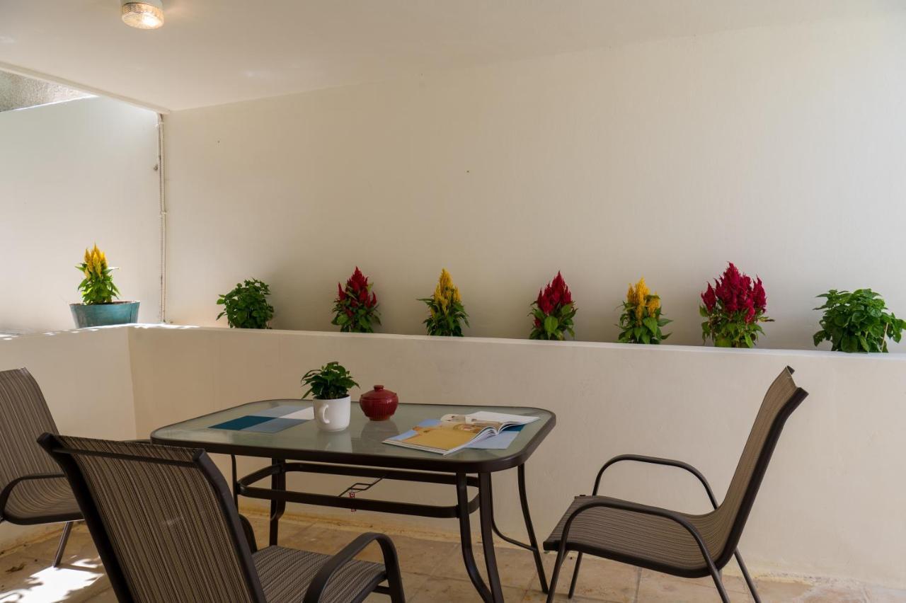 Chroma Lodge Rafina Ngoại thất bức ảnh