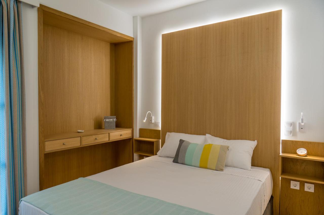 Chroma Lodge Rafina Ngoại thất bức ảnh