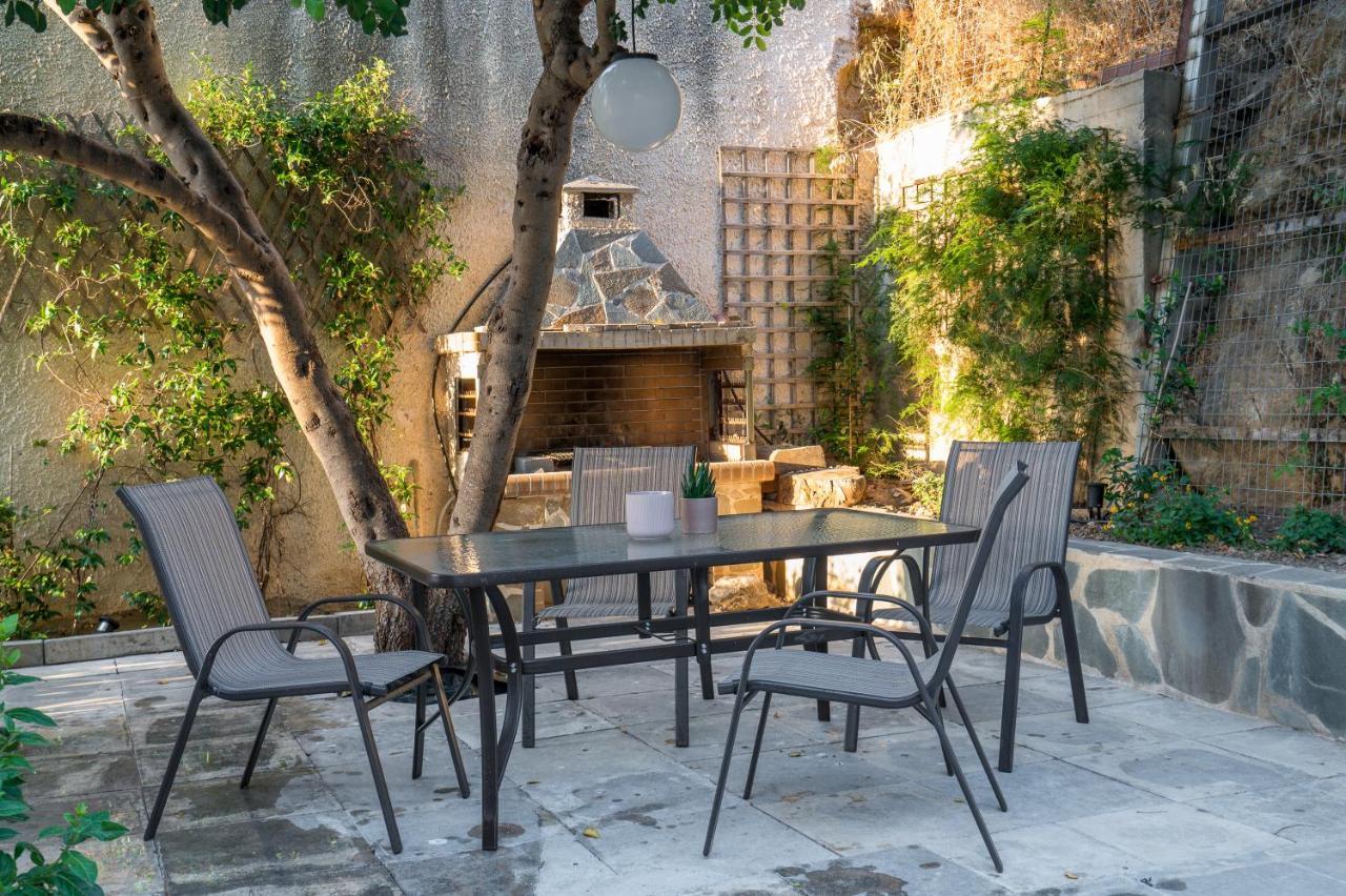 Chroma Lodge Rafina Ngoại thất bức ảnh