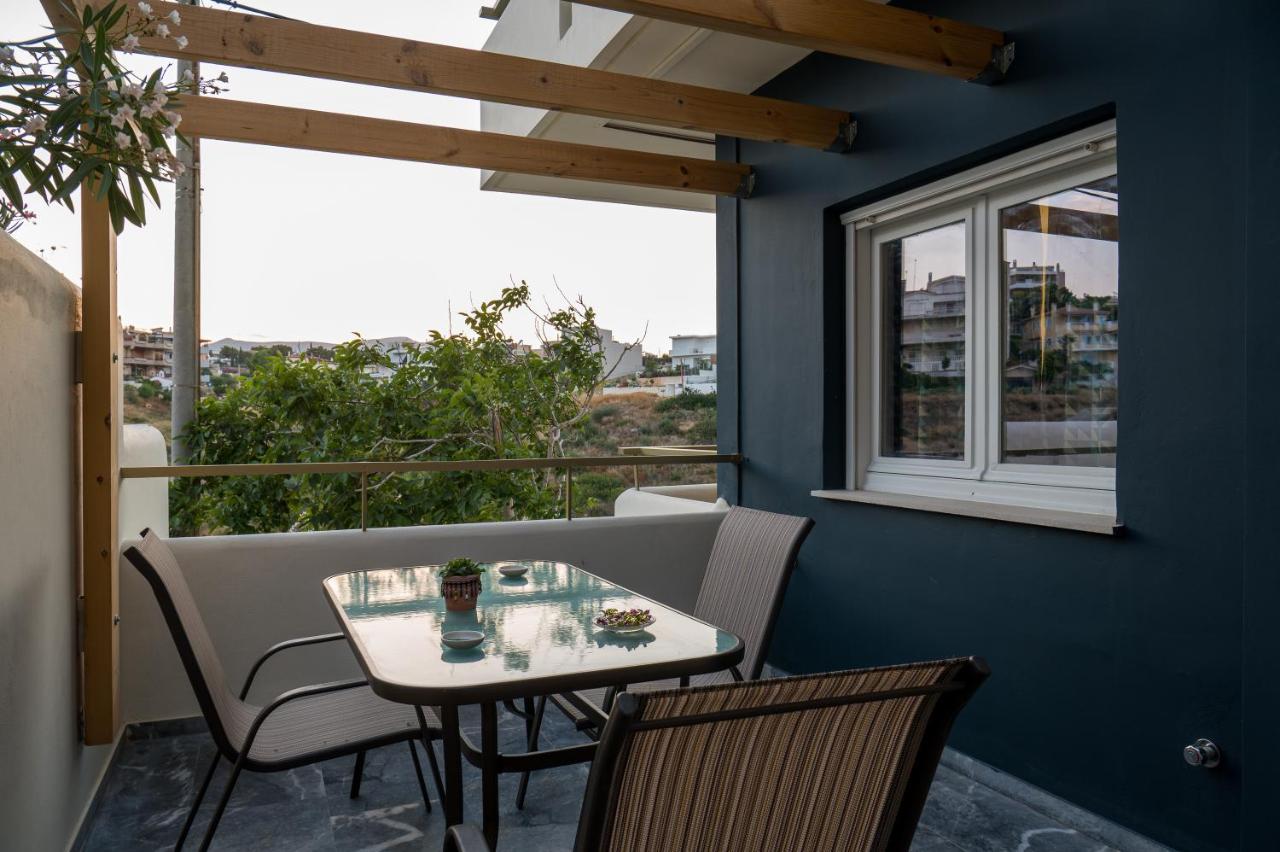 Chroma Lodge Rafina Ngoại thất bức ảnh